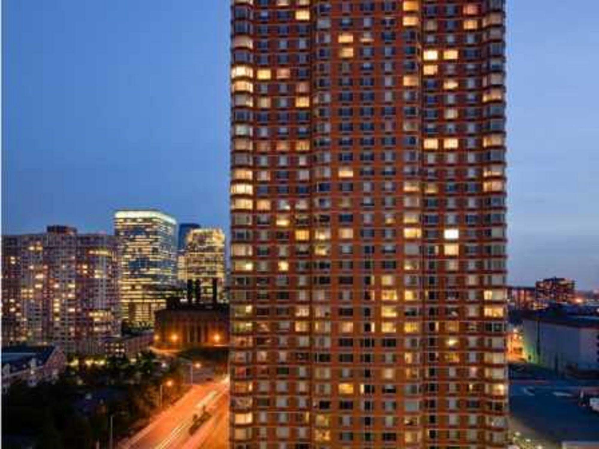 Global Luxury Suites At Jersey City Waterfront Eksteriør billede